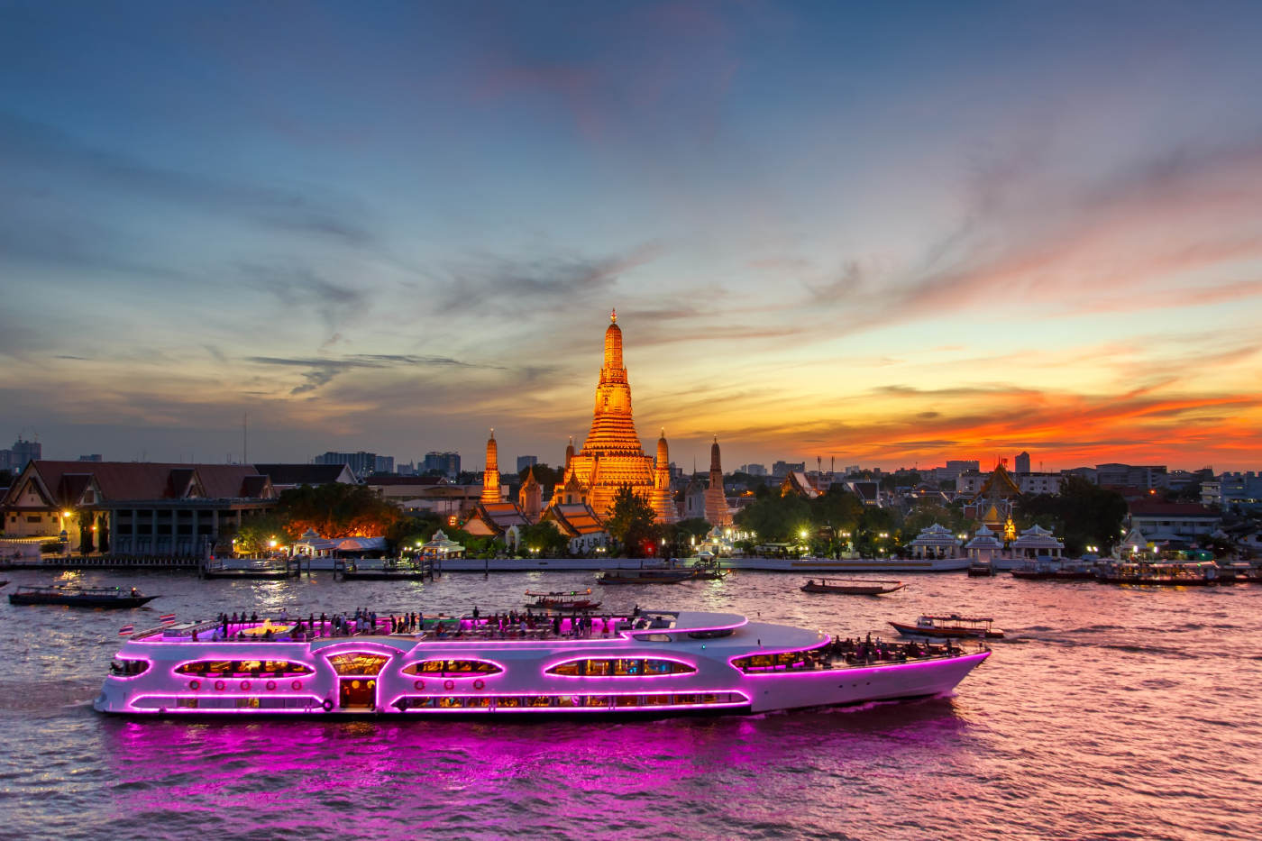 Wonderful Pearl Cruise at night
